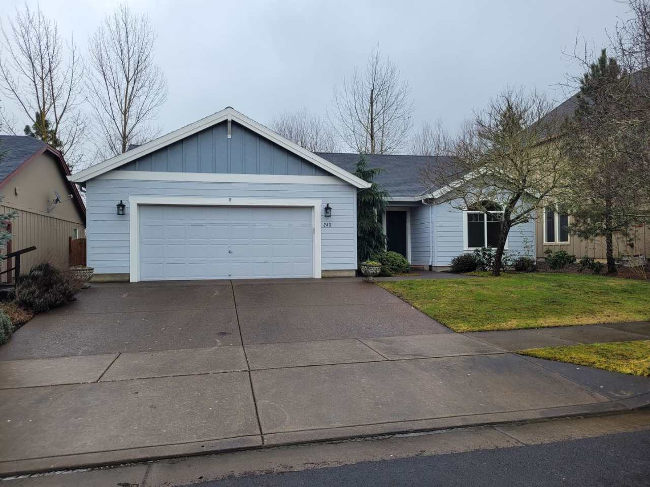 Pet friendly, 3 Bedroom, 2 Bathroom Home with a 2 Car Garage!