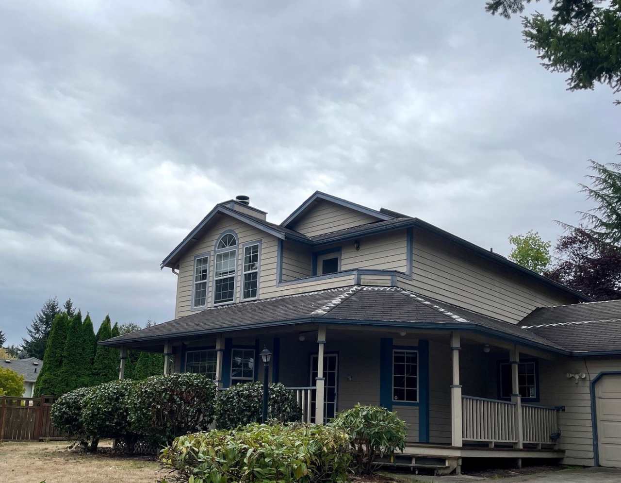 PENDING APPLICATION - Charming Single-Family Home Close to Lake and Convenient Location