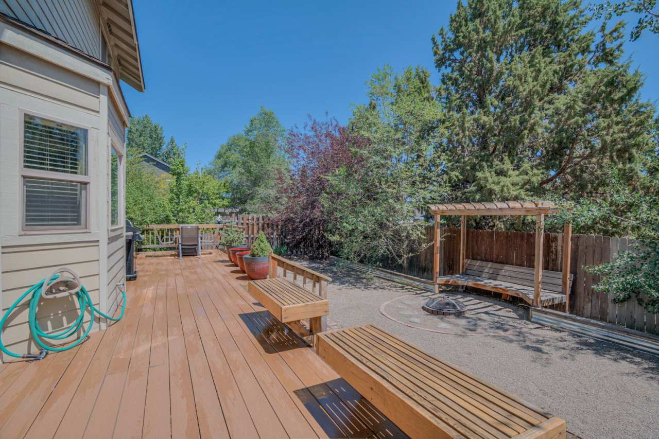 Bright, warm, and inviting 4-bedroom, 2.5-bath single-family home in beautiful NE Bend, Oregon