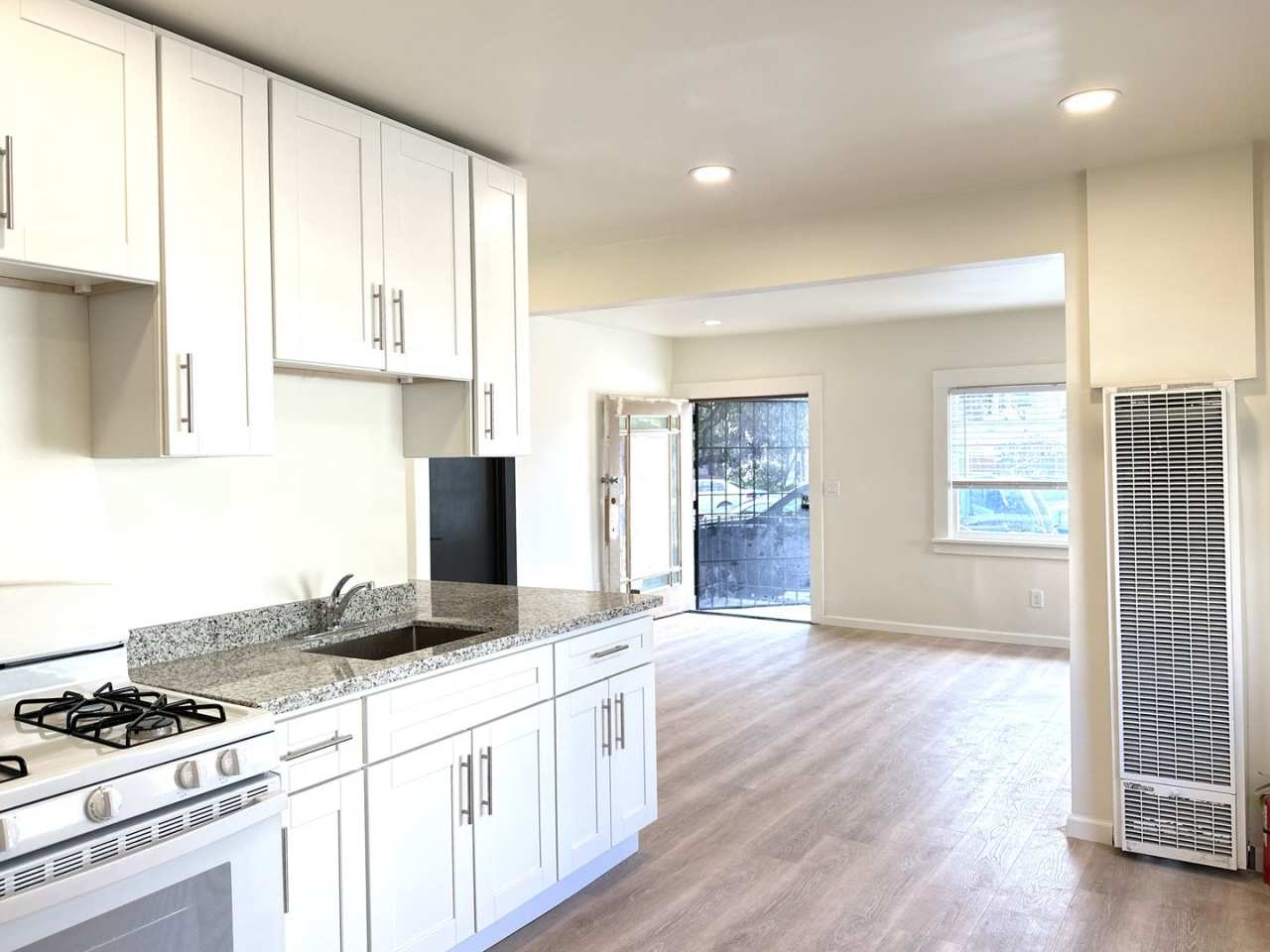 5 Bed/2 Full Baths W/Washer Hook Ups!