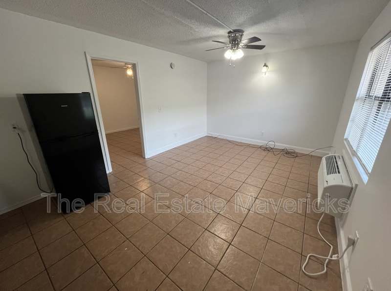 925 Shallowford Road