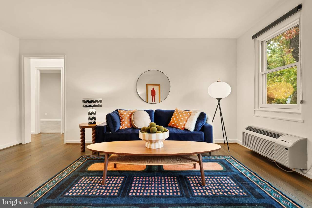 4818 CHEVY CHASE Drive unit: 303