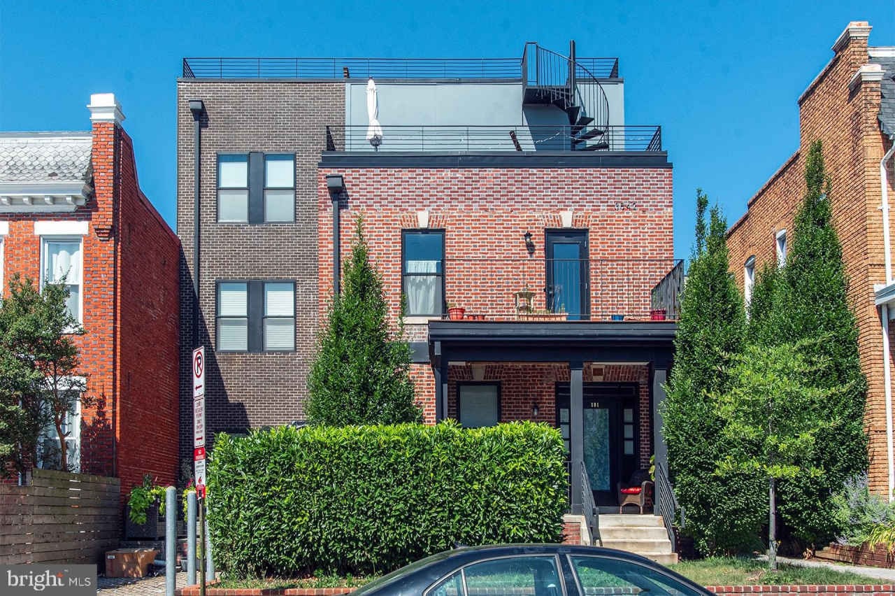 3542 WARDER Street NW unit: 204