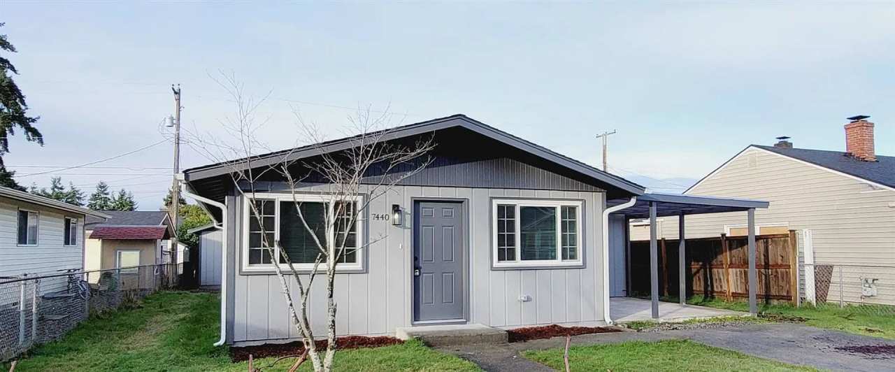 Upgraded 4-Bedroom Rambler on a Corner Lot with Modern Finishes in Tacoma