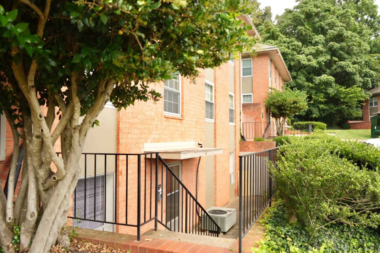 One Bedroom Available at Arlington Court