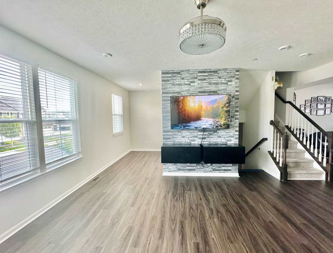 3BR Townhome in Mars – Available Now. Price negotiable for 18- or 24-month lease terms.