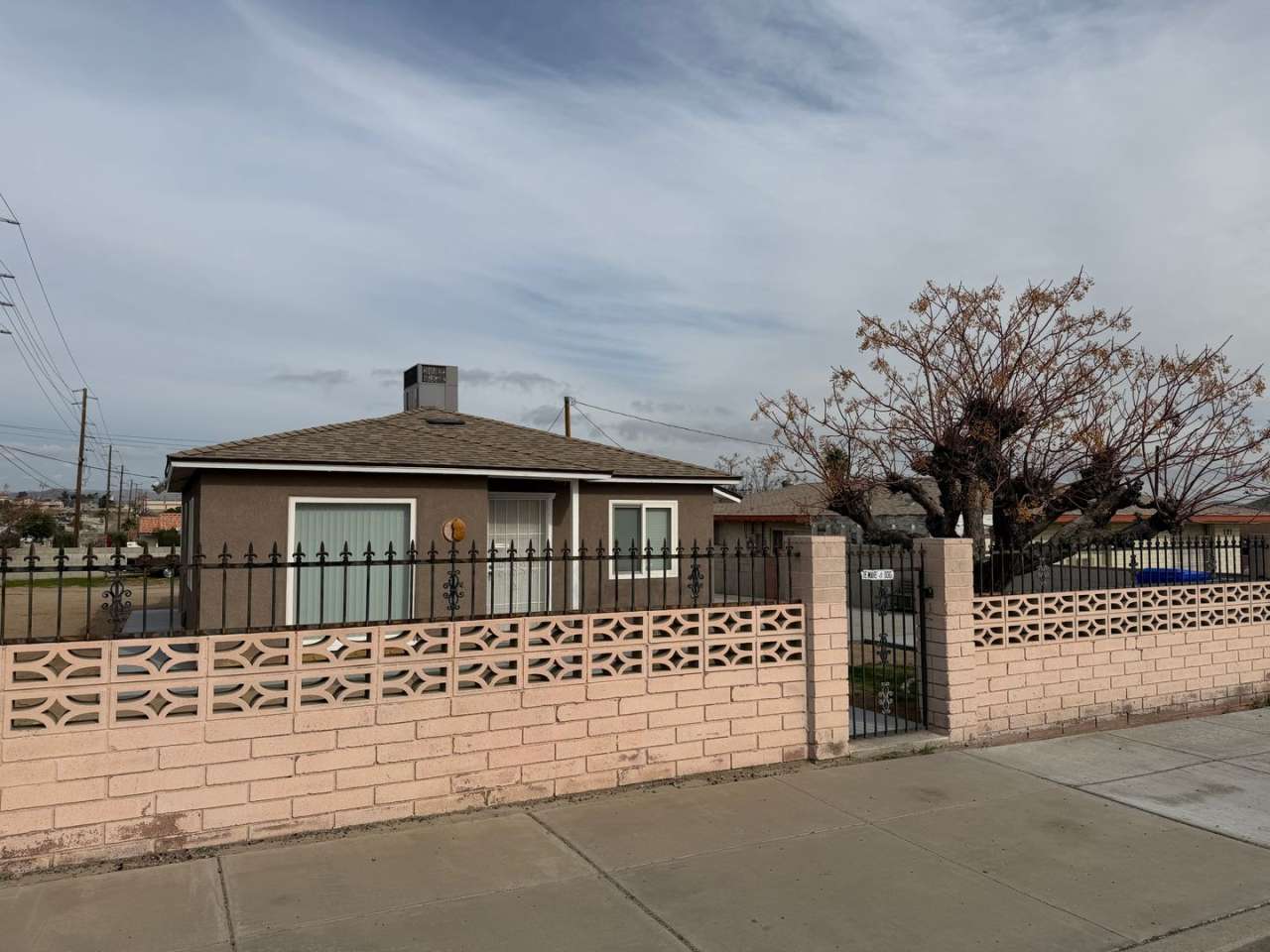 NEW LISTING!! 3 Bedroom 1.5 Bathroom House with Huge Yard, Central Heat  Air!