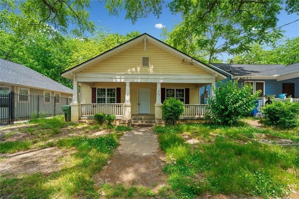 957 Harwell Street NW