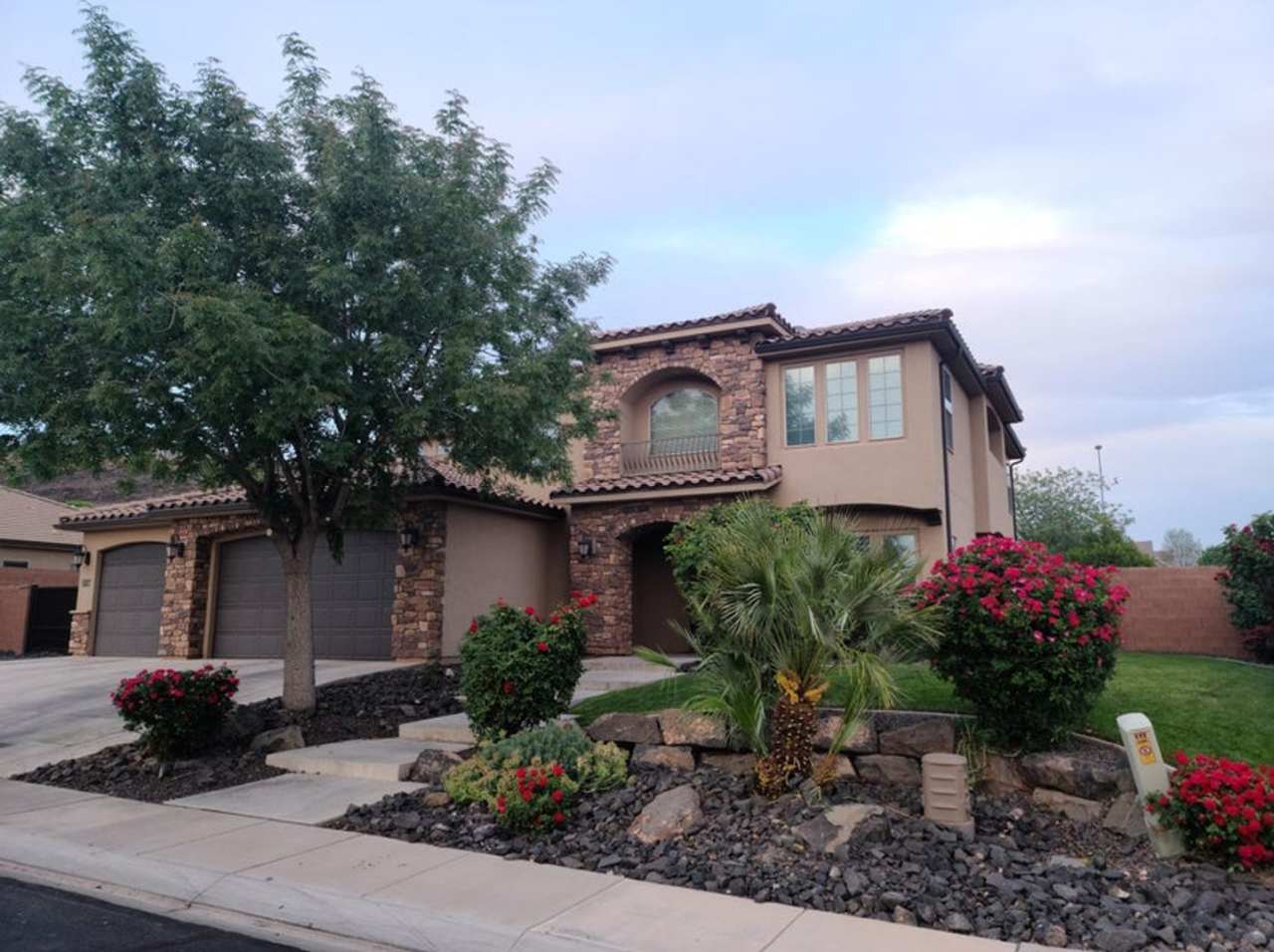 Beautiful 5 Bedroom Home! 6-month lease contract!