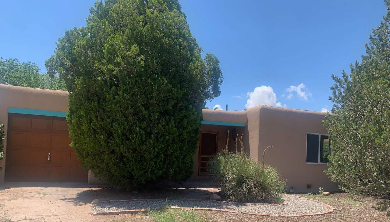 Renovated Santa Fe Home!!