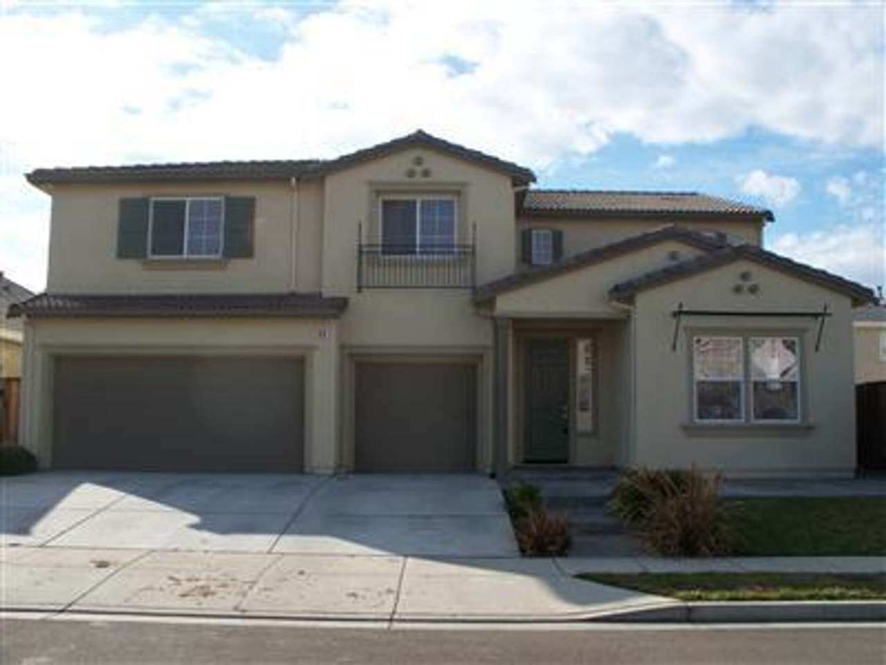 145 Abelia Lane! 5 Bedroom/3 Bath Spacious Home in Patterson!