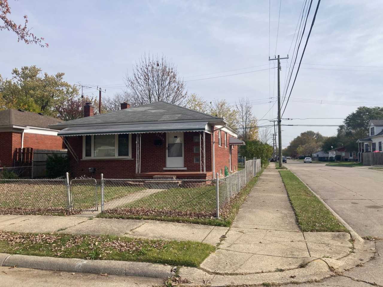 3 bedroom, 2 FULL Bath Brick Ranch - HW Floors - Finished Bsmt - 1 car garage - Sec. 8 OK