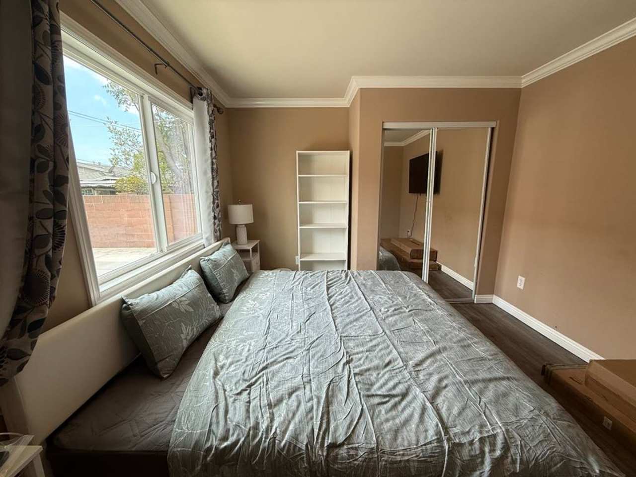 Charming 4-Bedroom, 2-Bath Fully Furnished Home in Anaheim