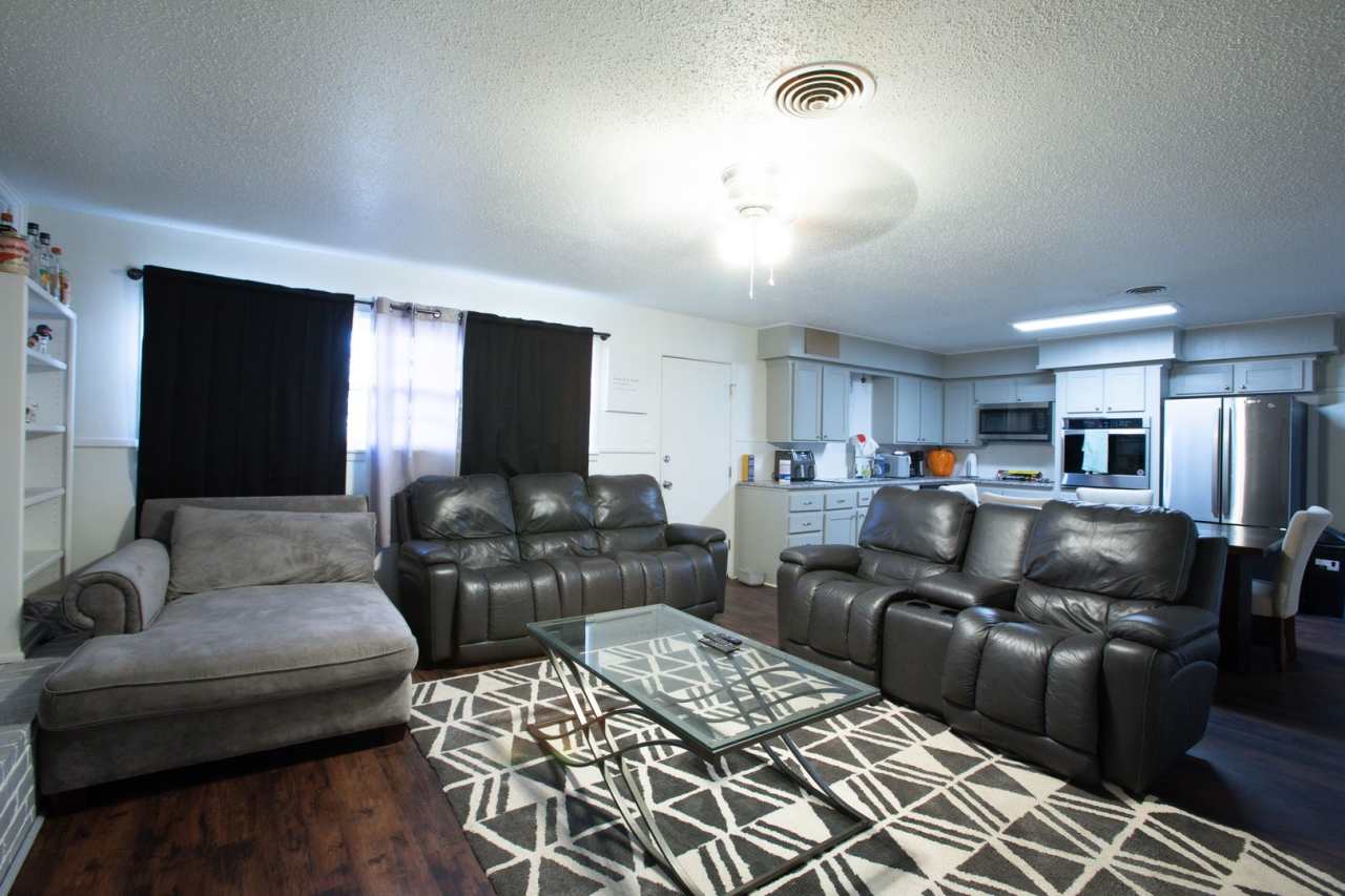 Beautiful 4 bedroom 2 bathroom house!