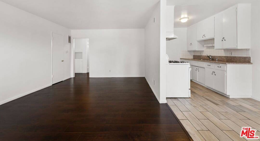 3355 S Canfield Ave unit: 11