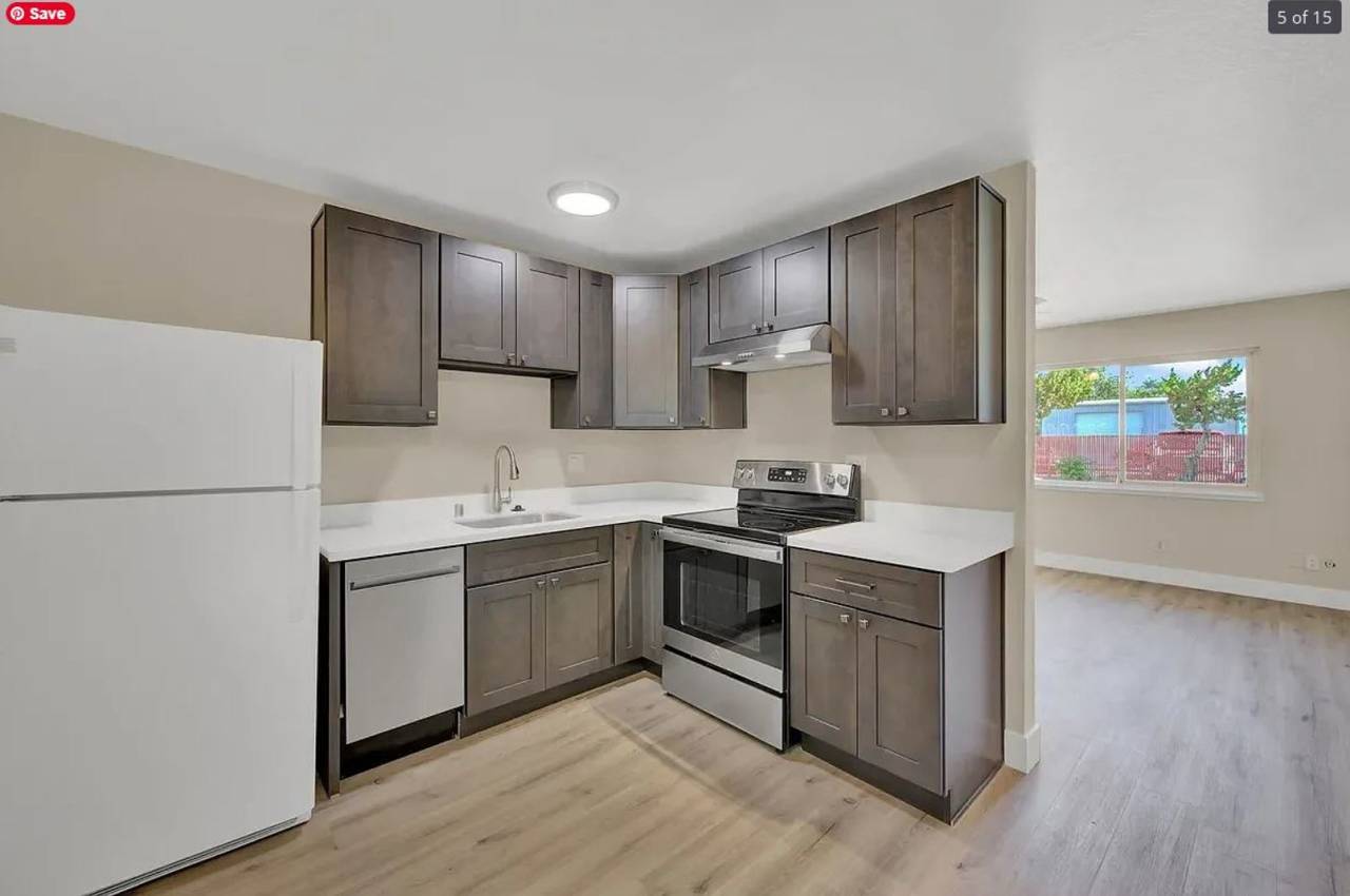 NEWLY REMODELED 2 bedroom,1 bathroom unit. New LVP flooring, paint, blinds, kitchen and central heating and air. Unit has private back patio. Located near downtown Dixon.