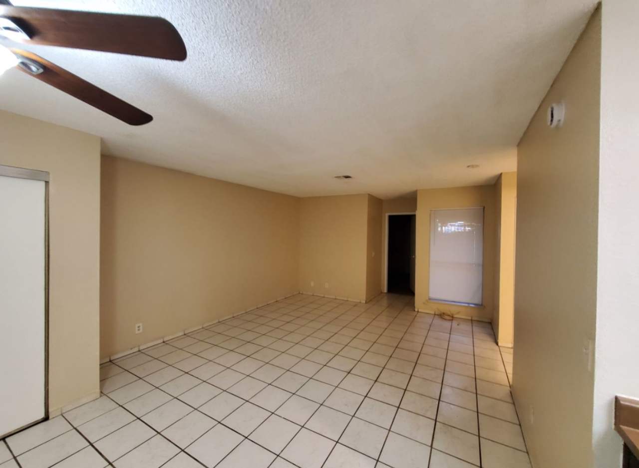 2 BEDROOMS 1 BATHROOMS HOUSE AVAILABLE FOR RENT PECOS AND WASHINGTON !!!