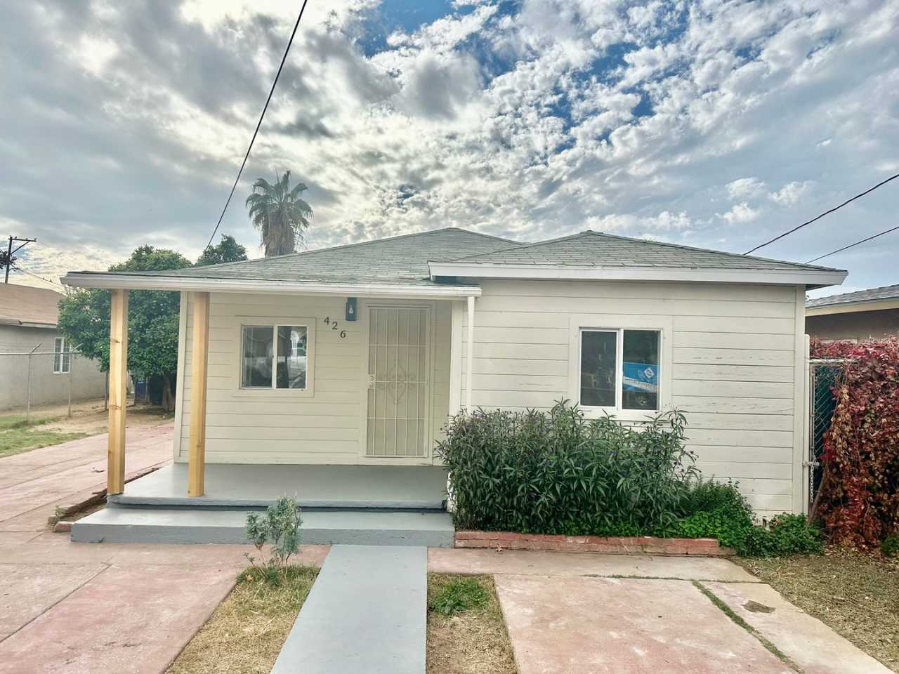 Newly Updated 2/1 in Madera