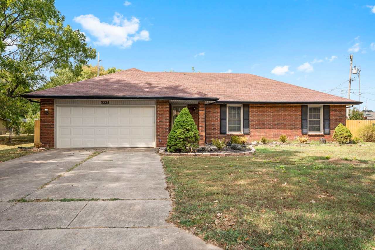 All-Brick Beauty on a Quiet Cul-de-Sac Near Kickapoo!