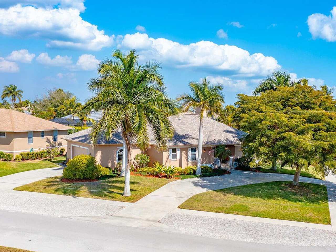 Beautiful Rental Home With Pool in Desirable Marco Island