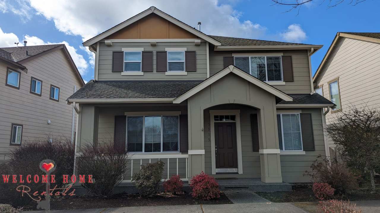 Wonderful open floorplan, fenced yard, 2-car garage, all appliances included