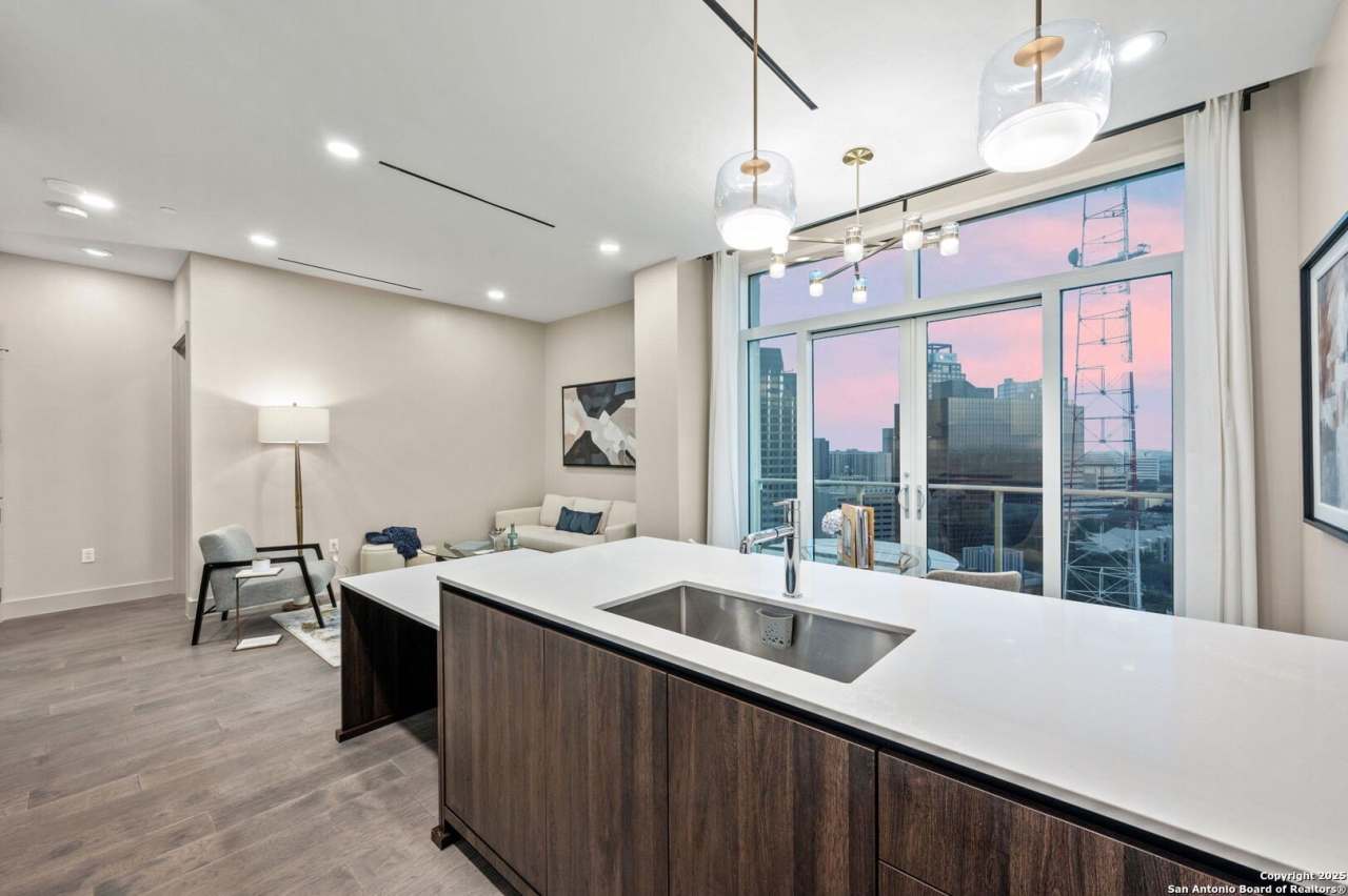 123 LEXINGTON AVE unit: 1308