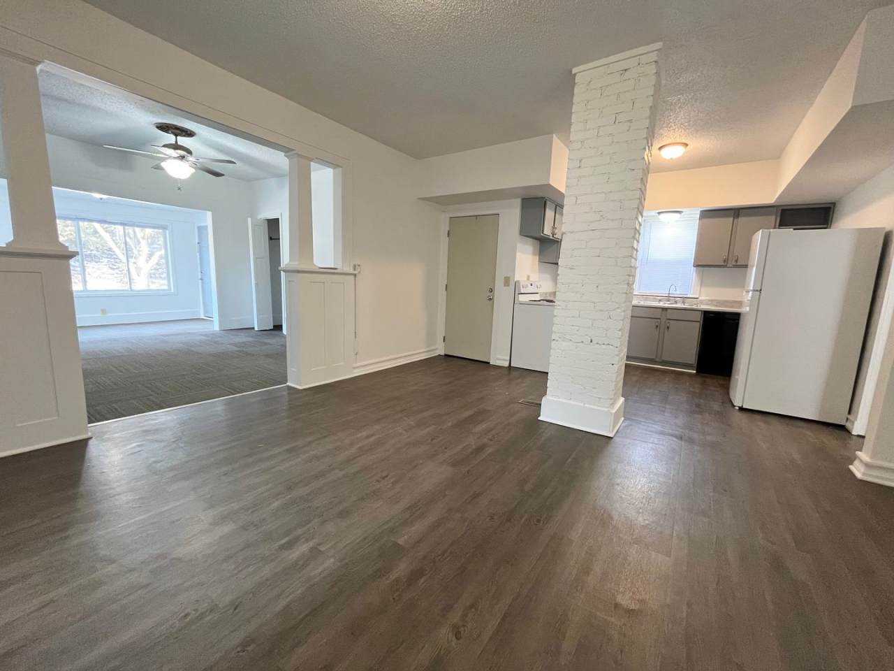 Rent Special - 3 Bed/2 Bath Duplex Apartment Near Downtown!