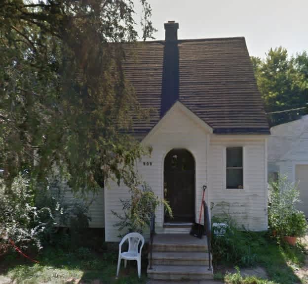 909 Lakeside Avenue - 1