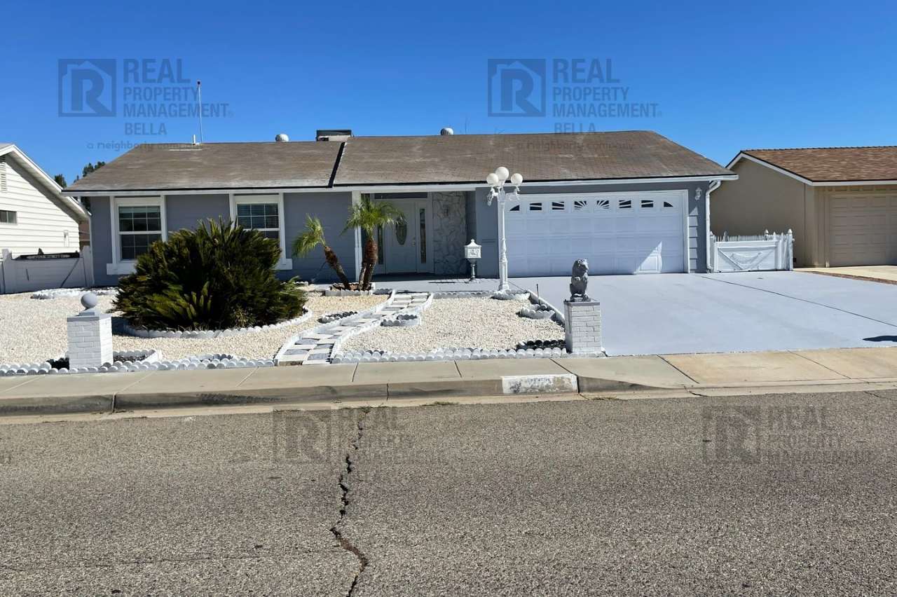 55+ Community Gem: Open Floor Plan, Large Backyard  Clubhouse Amenities