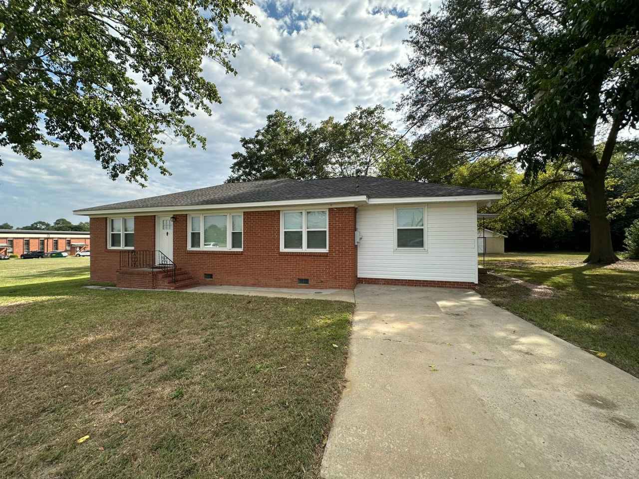 412 N. Houston Lake Boulevard