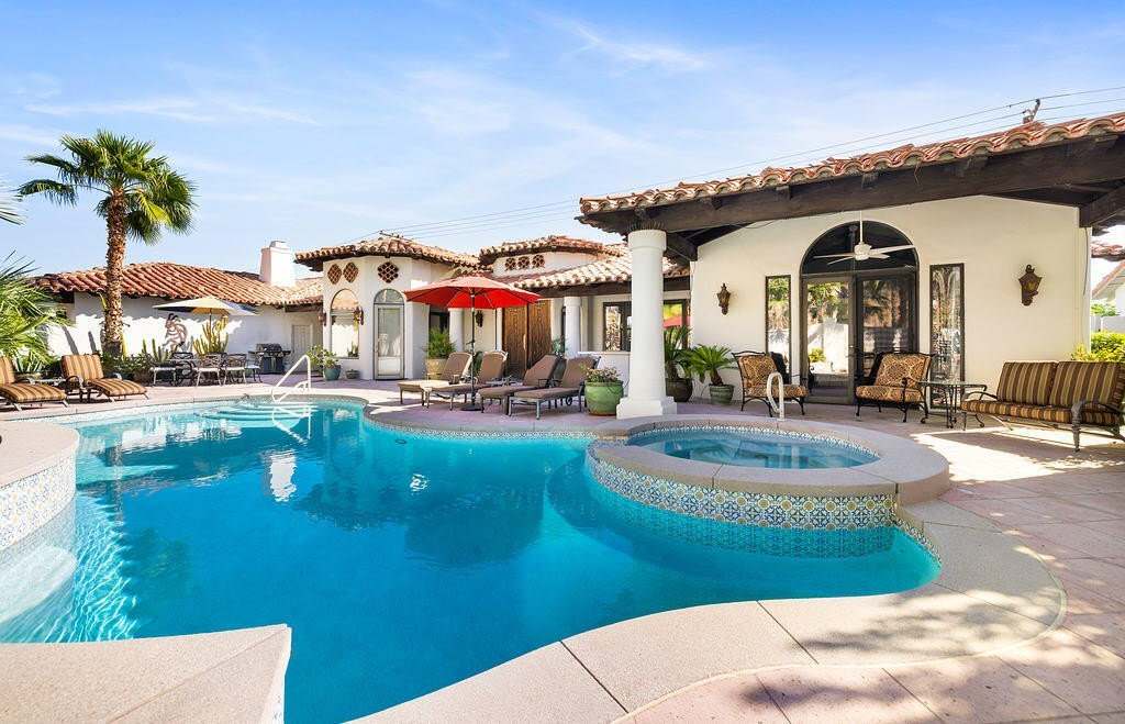 51230 Avenida Obregon