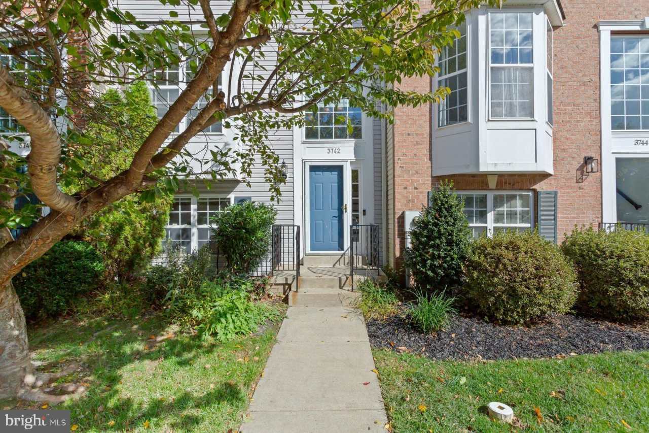 3742 HOPE COMMONS Circle