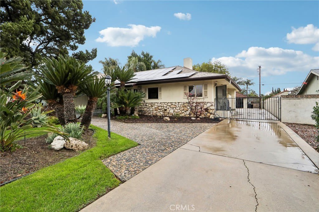 8942 Oak Park Avenue