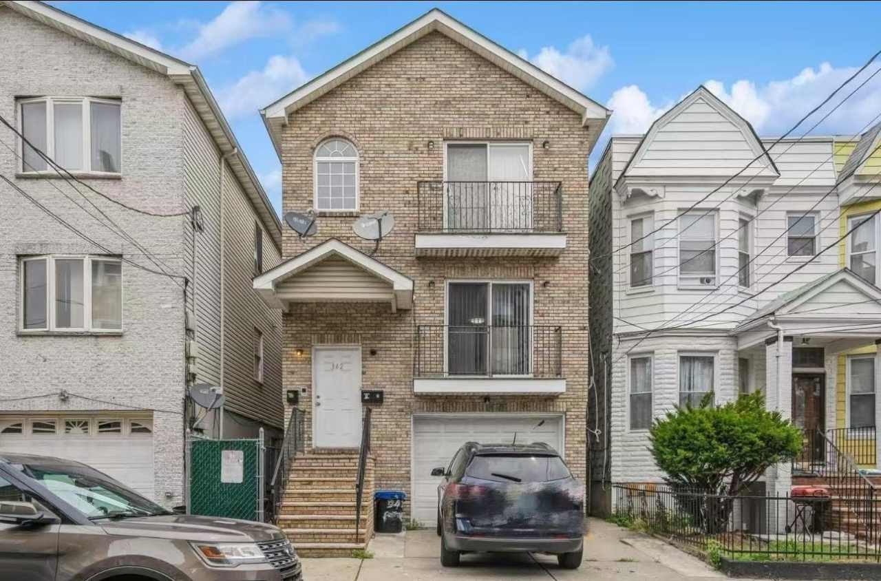342 FORREST ST