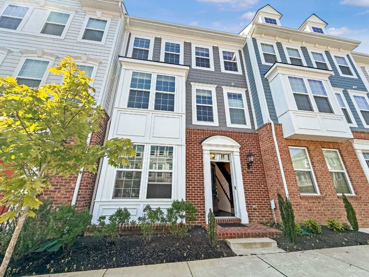 Stunning 4 bedroom townhome with garage