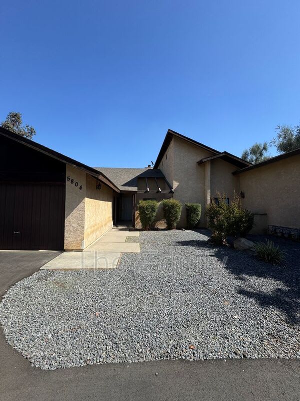 5804 West Robinwood Avenue