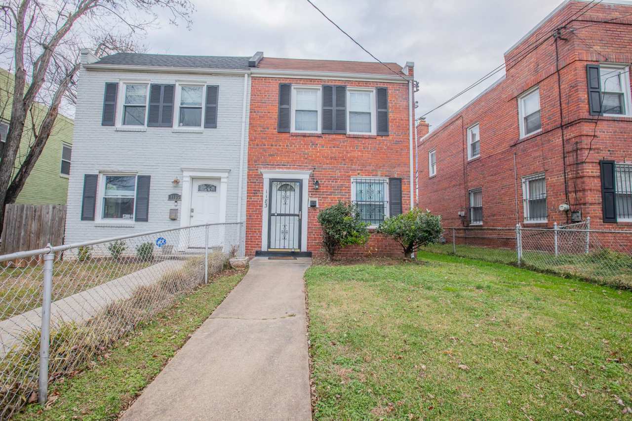 Newly Renovated 3 BR/1 BA Semi-Detached Home in Benning Ridge!
