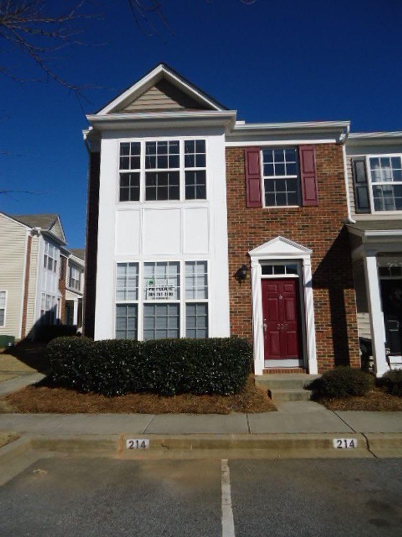 3BR/2.5BA Townhome in Cobblestone Cove, Move In Ready - Paint and Flooring is new