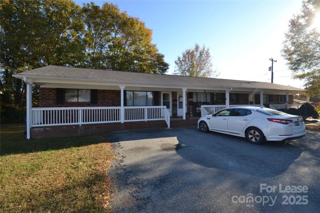 153 W College Street