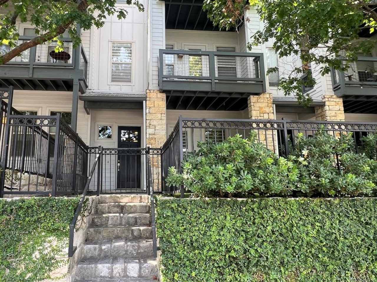 **DEAL!! Get $500 off your move-in costs! Valid for new leases with a start date on or before December 22, 2025**