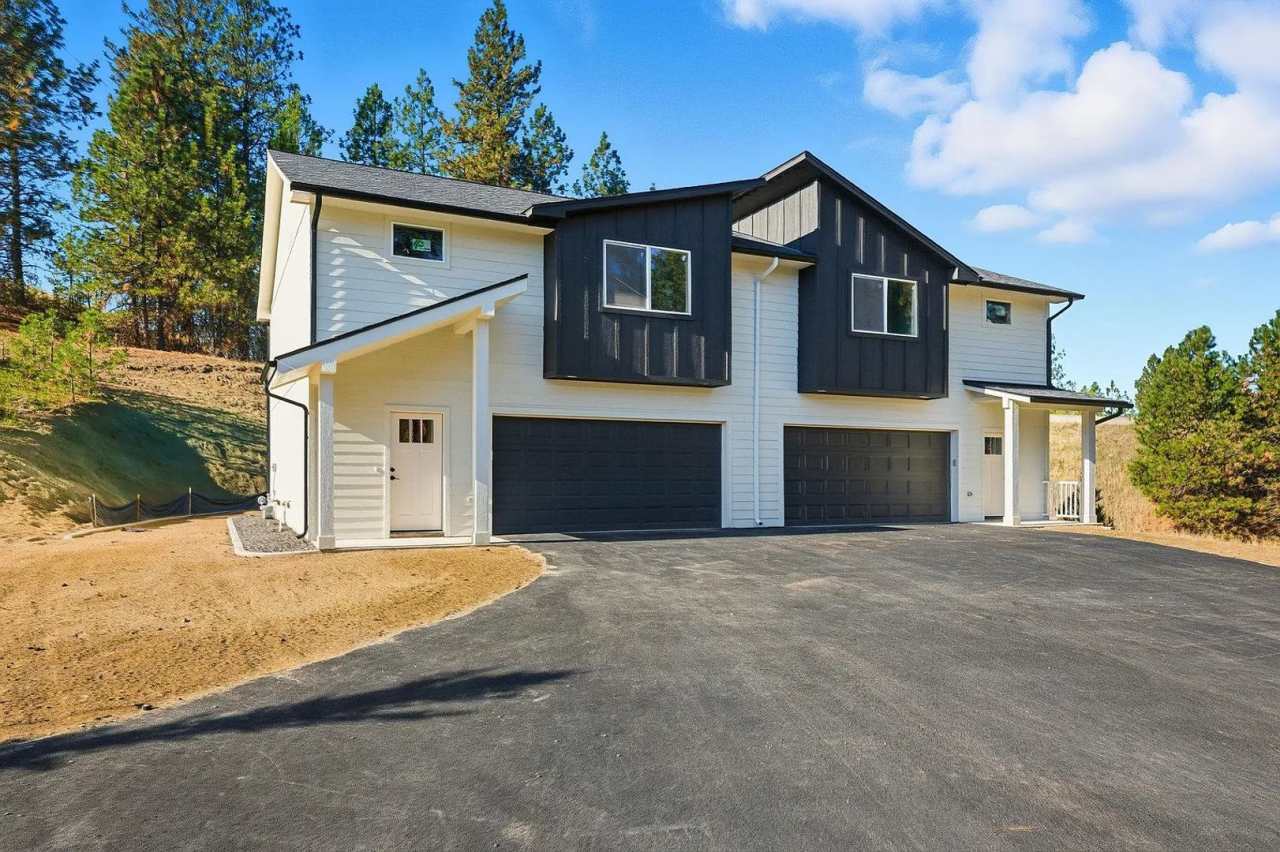 Stylish New Duplex with Scenic Surroundings