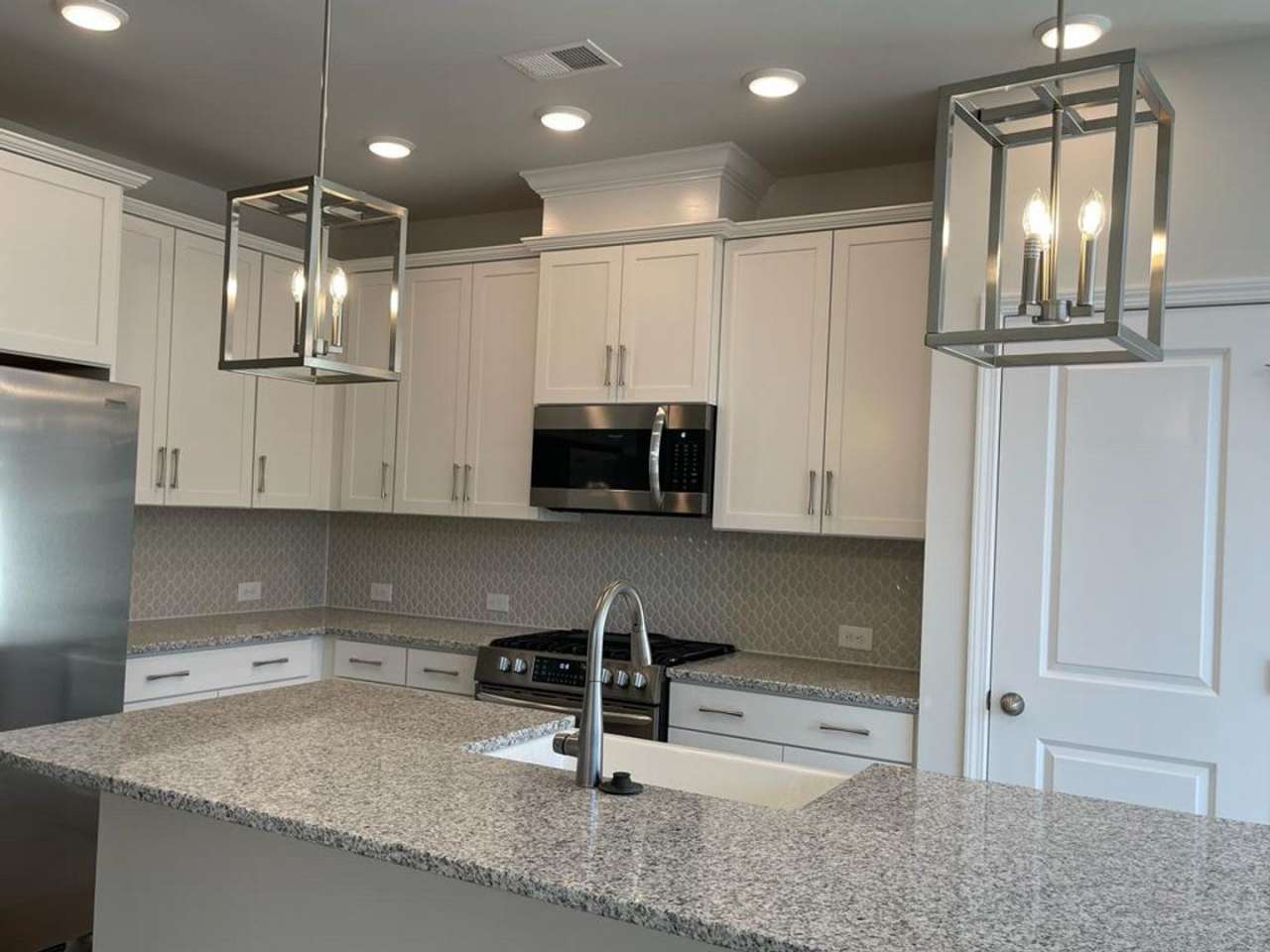 Room in 4 Bedroom Home at Statesville Ave