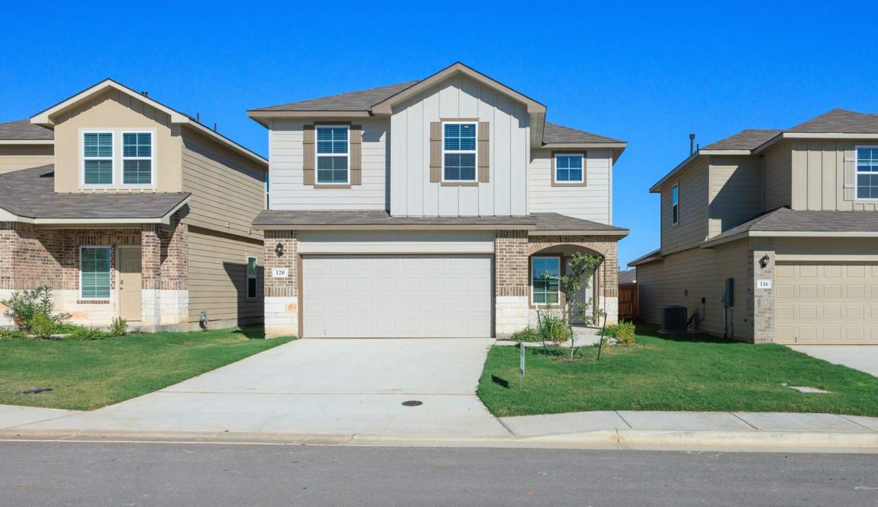 **4 Weeks Free and 50% Security Deposit!!** Welcome to 120 Chipping Alley — a like-new home in the prestigious golf course community of Floresville, TX!