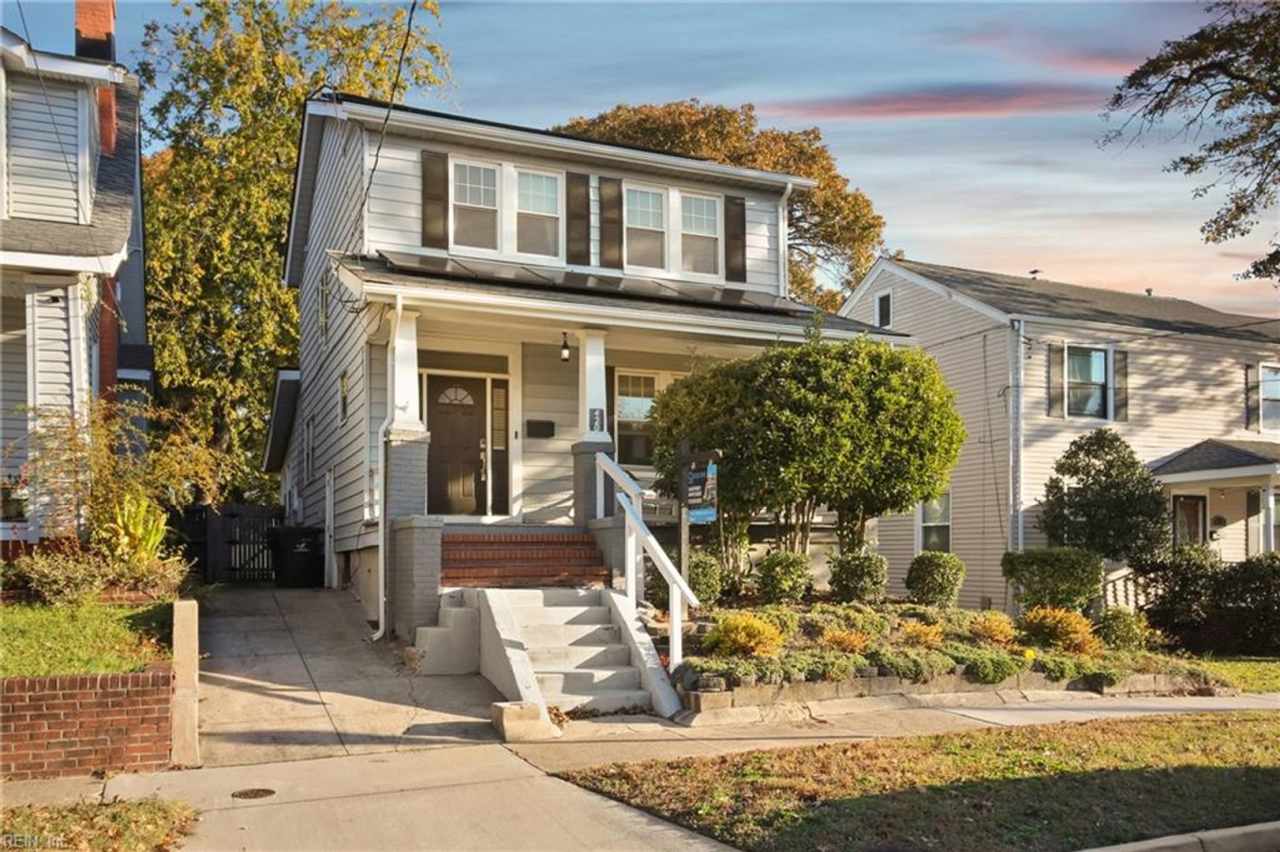 Classic 3 bedroom Home in the heart of Colonial Place