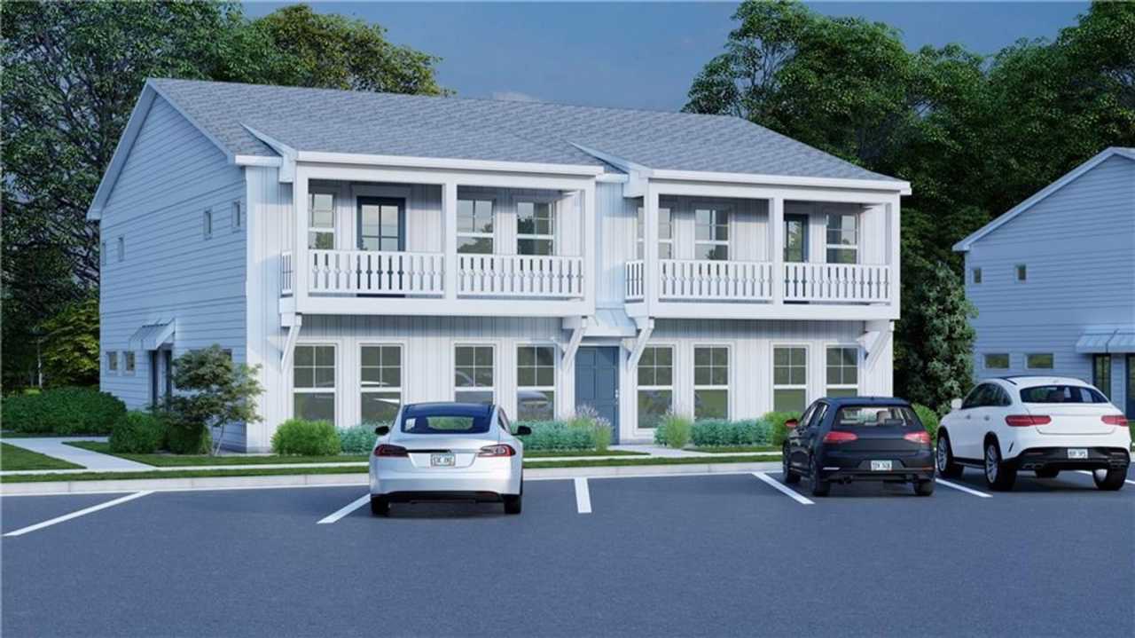 New luxurious townhome steps away from Downtown Acworth!