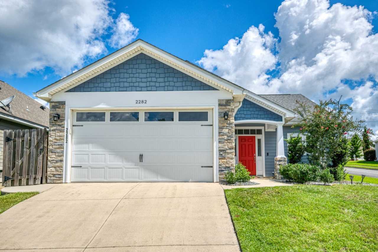 3 Bed / 2 Bath with 2 Car Garage in NW