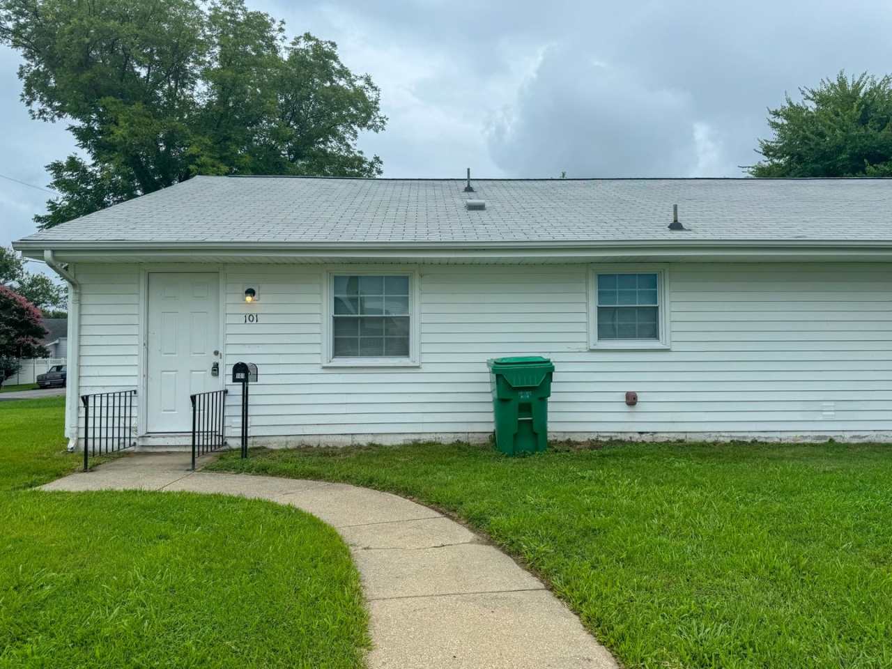 101 Lyons Ave, Colonial Heights