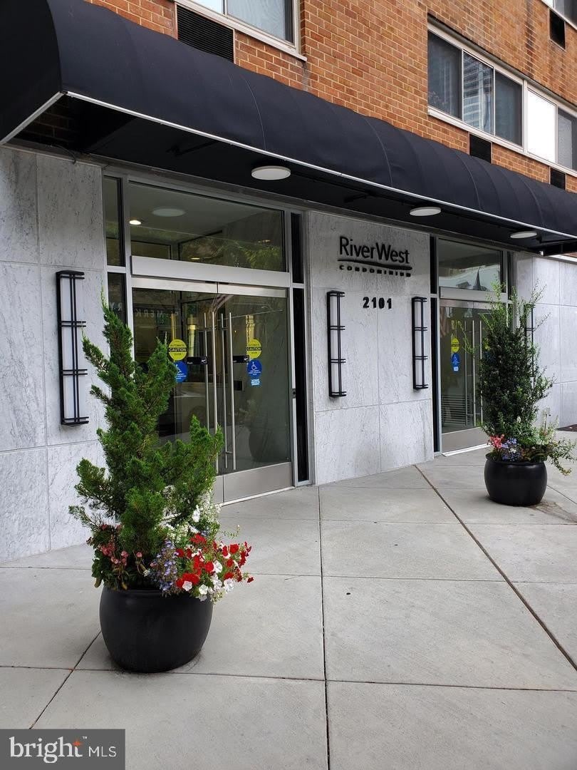 2101-17 CHESTNUT Street unit: 1211