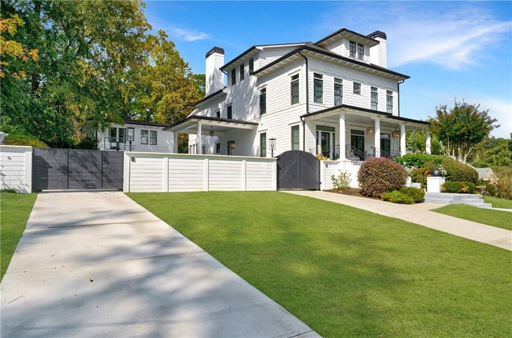 1812 Wellbourne Drive NE