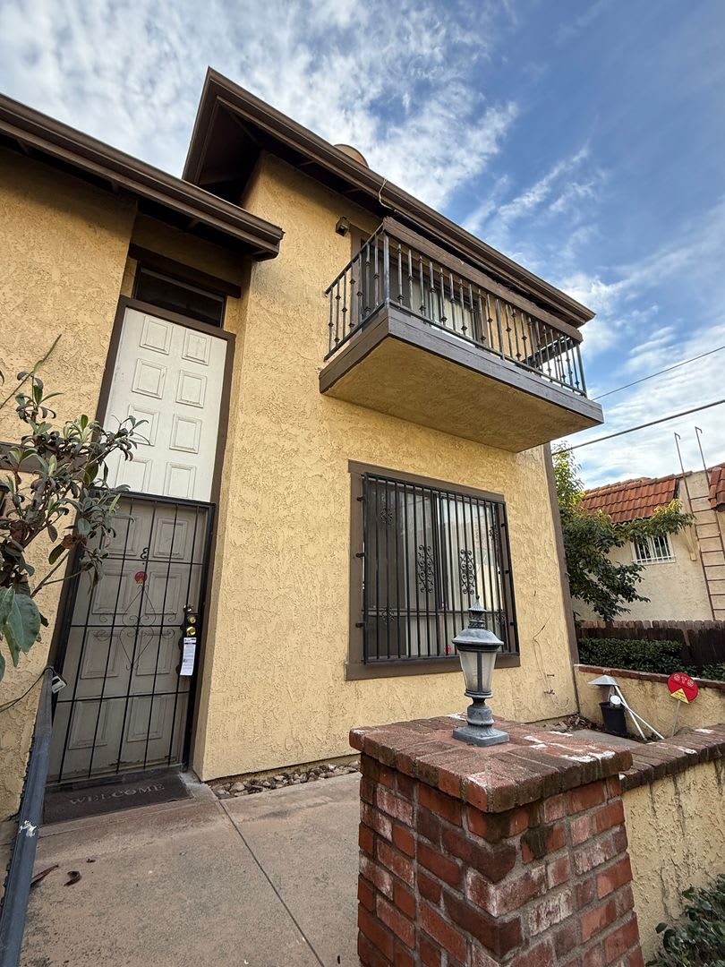 Prime Location End-Unit 3BR 2.5BA Townhome for Rent